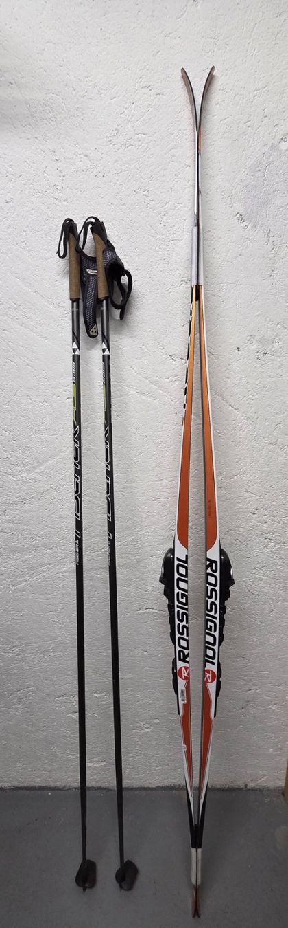 Rossignol Sci: Skating Langlauf-Ski & Stöcke – Usato da Chur venduto da DenLae01 2