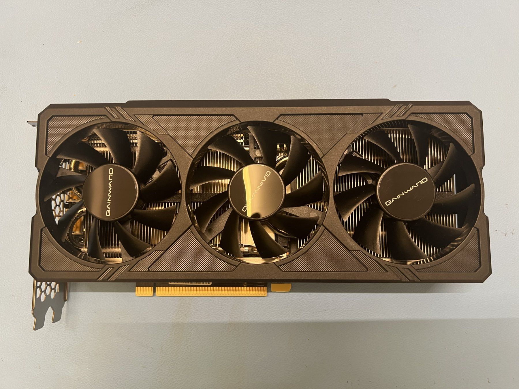 Nvidia Schede grafiche: Gainward 4060 Ti 16 GB – Usato da Sonceboz-Sombeval venduto da com_dt7m 1