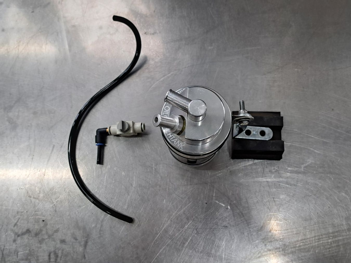 Sonstiges Fahrzeugzubehör: Gebrauchter Öl-Catchtank von Simota – Gebraucht aus Oberstammheim von Garage_Kienast 3