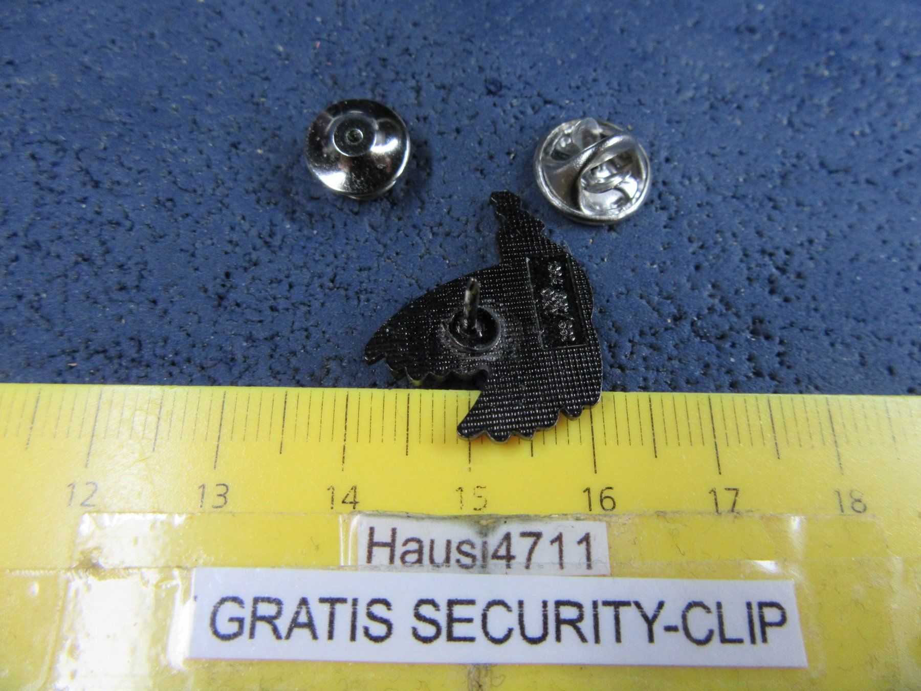 Swiss Placchette & Badge: FRIEDENS-TAUBE WEISS PIN ENAMEL MIT SECURITY-CLIP – Usato da Ettingen venduto da Hausi4711 1