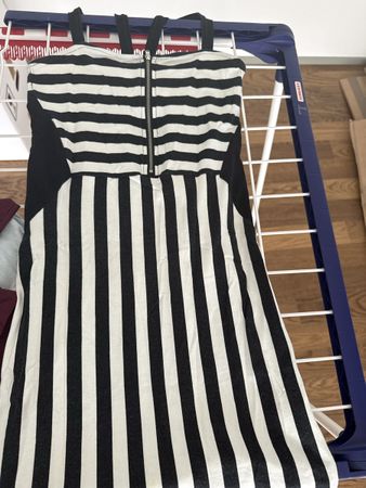 Sommerklei Schwarz/Weiss gestreift H&M Grösse 38