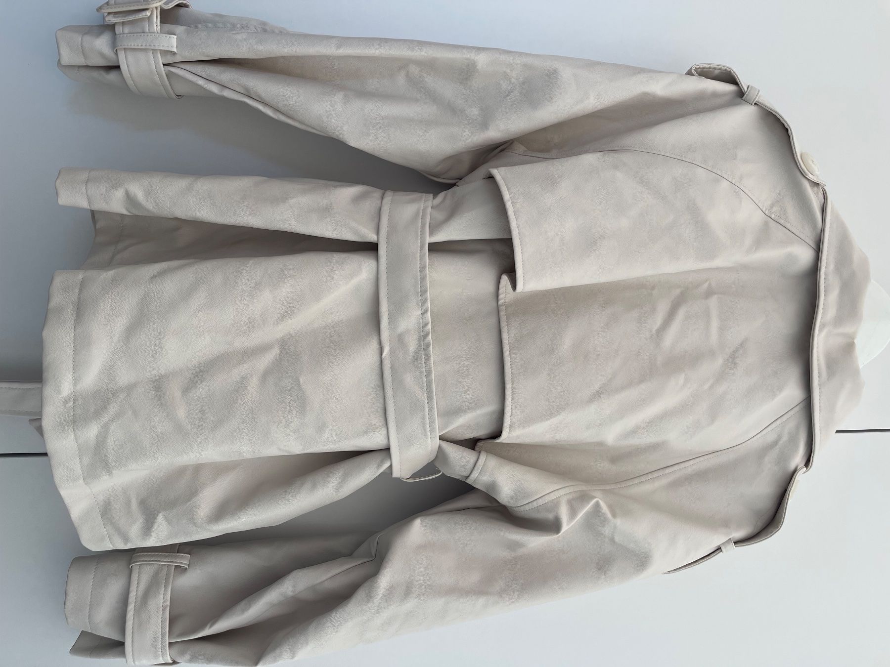 Na-kd Cappotti: NA-KD Trenchcoat creme Gr. 38/40 – Nuovo (secondo la descrizione) da Wangen b. Olten venduto da VeraHa 4