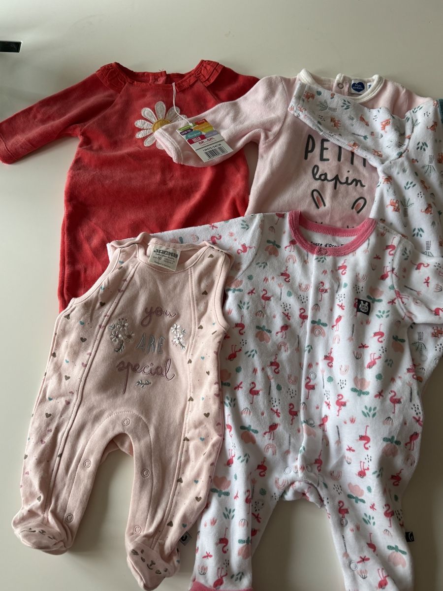 Pigiama & Simili: Set mit 5 Babypyjamas, Größe 1-3 Monate, neu – Nuovo (secondo la descrizione) da Dielsdorf venduto da Lea.Jeremy 2