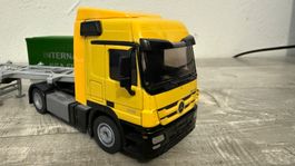 Siku LKW in Gelb
