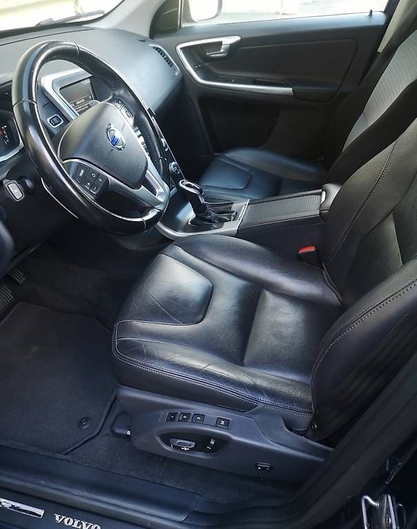 Automobili: Volvo XC60 2.4 D5 – Usato da Pfeffikon LU venduto da KSkroban 2