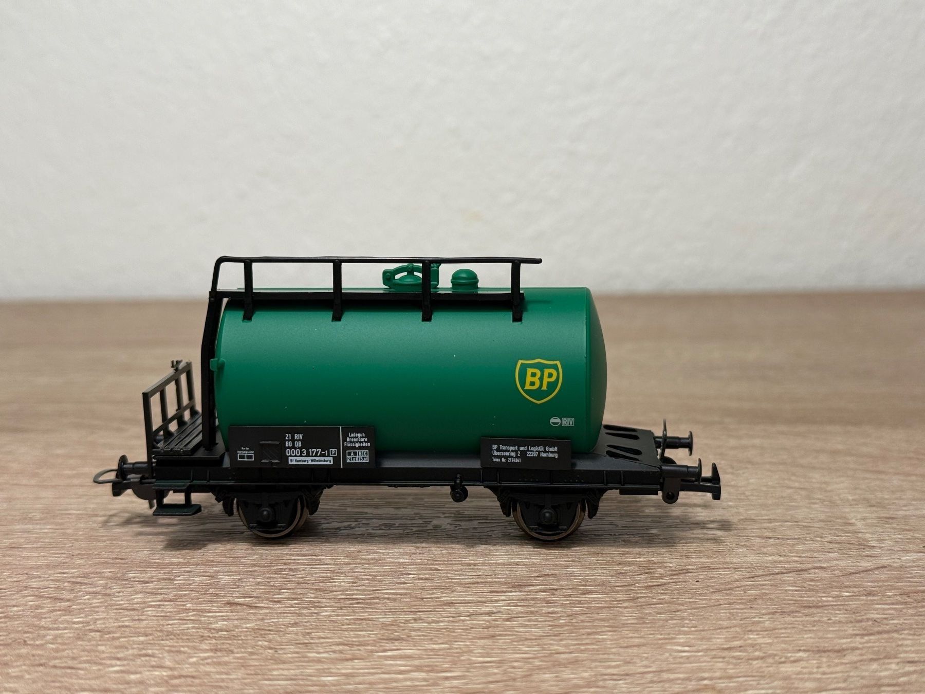 Piko Modelleisenbahnen: Piko Kesselwagen BP DB H0 – Gebraucht aus St-Aubin-Sauges von Lo_Go