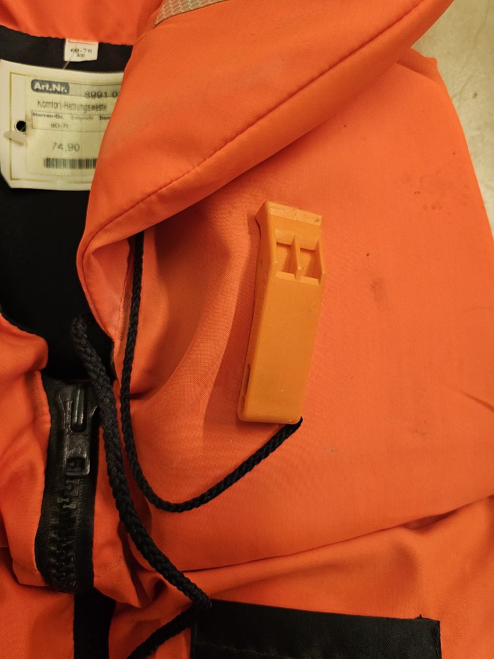 Schwimmwesten: Rettungsweste 60-70kg – Gebraucht aus Meisterschwanden von Hummer21 1