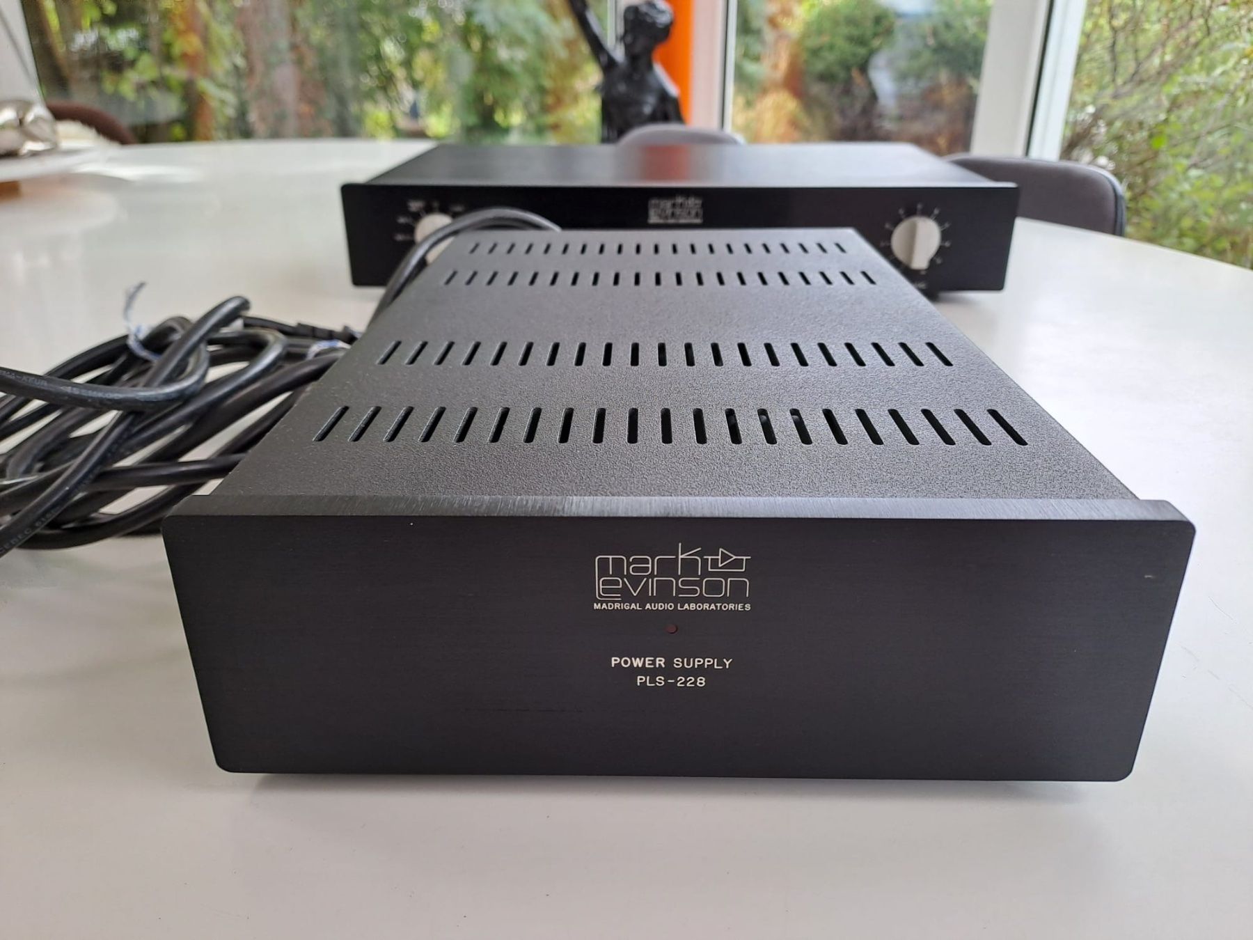 Mark Levinson Amplificatori: Mark Levinson N° 28 – Usato da La Neuveville venduto da austinpowers70 4