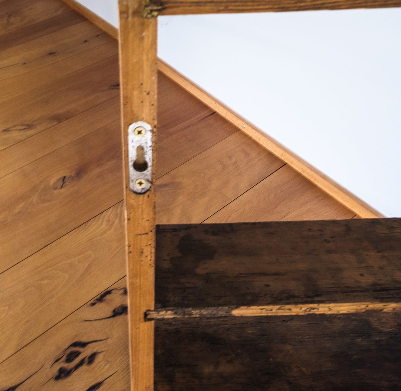 Scaffali: Vintage Holz Wandregal – Usato da Bauma venduto da S_Bauma 2