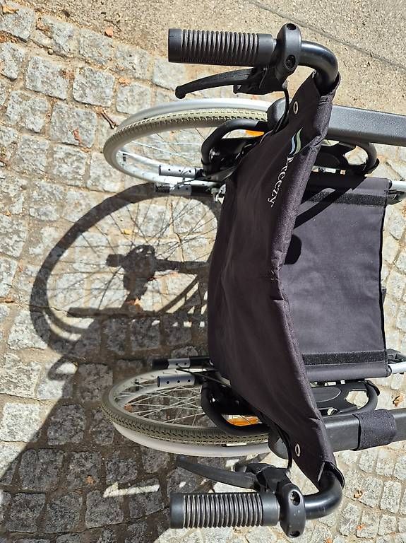 Sedie a rotelle: Fauteuil roulant pliable presque neuf – Usato da Lausanne venduto da forkandjconly 2