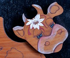 Deko-”Arts and Craft” Kuh aus Holz. Hand gemacht