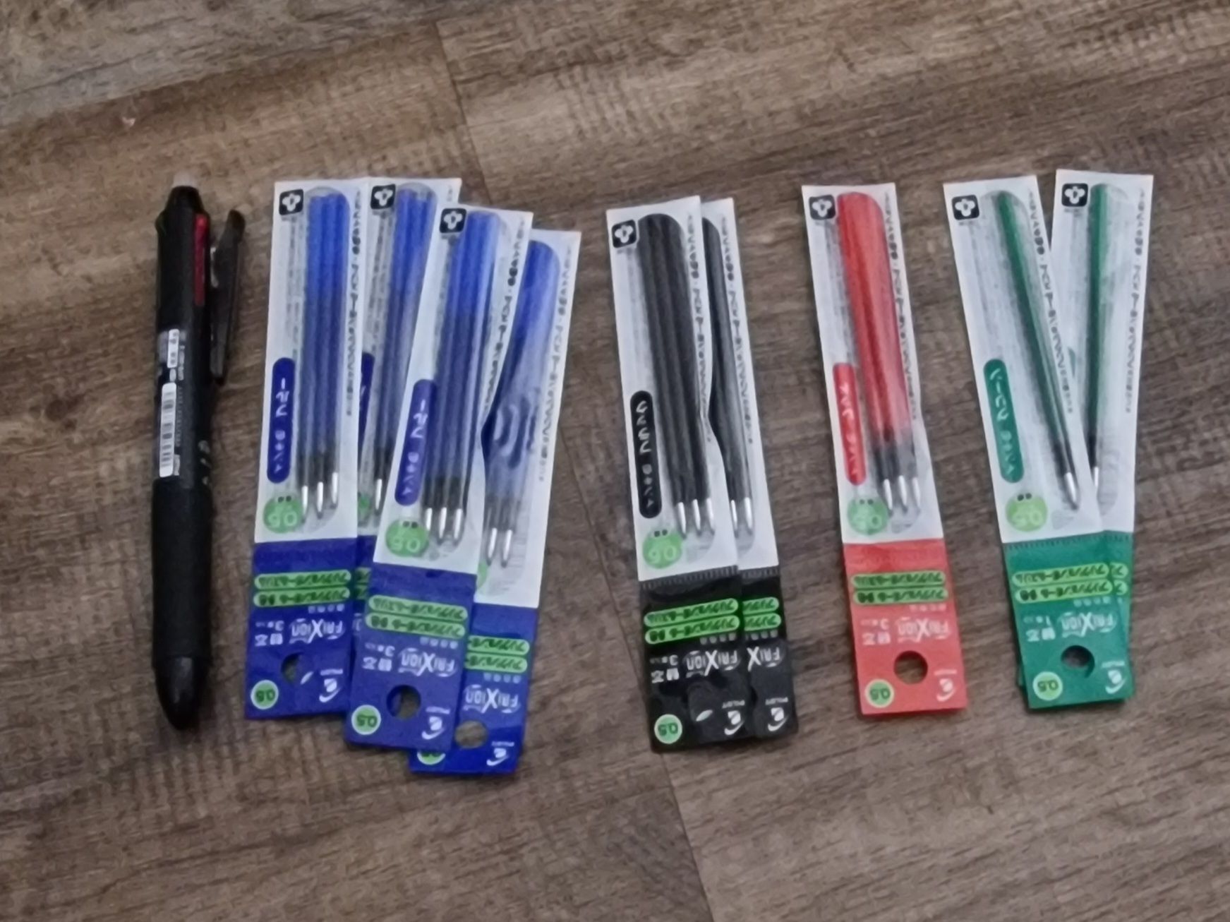 Pilot Stylos & Marker: 4-Farben Frixion-Schreiber mit Refills – Neuf (Voir description) à Olten par papalbina