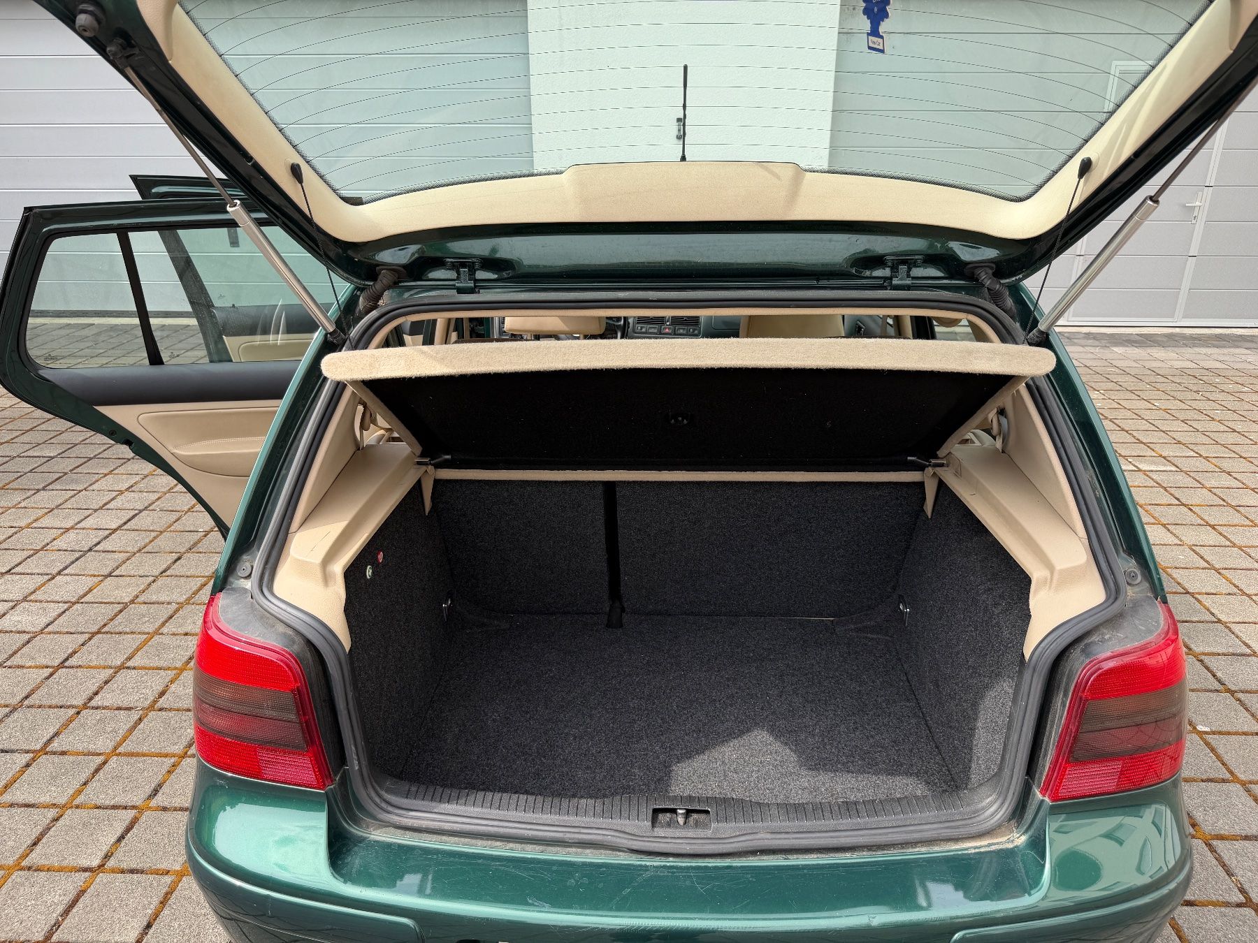 VW Autos: VW Golf 2.3 – Gebraucht aus Reitnau von keistr6 6