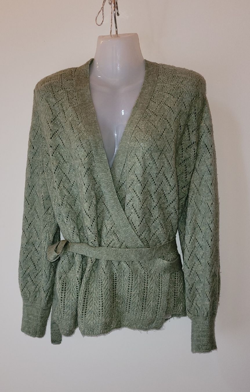 Boléros: Damen Strickjacke grün mit Bindegurt – D'occasion à Horgenberg par Klatschmohnmaria