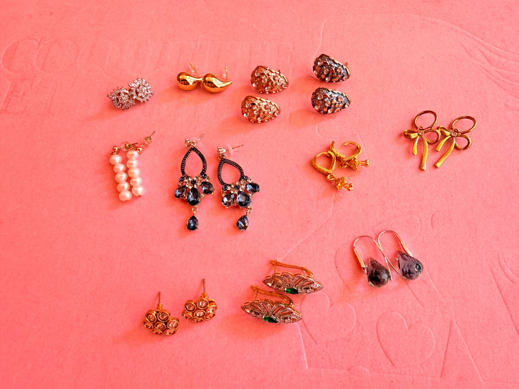 Autres bijoux: Lot de 11 paires de boucles d'oreilles – D'occasion à St-Maurice par Sandrinette123