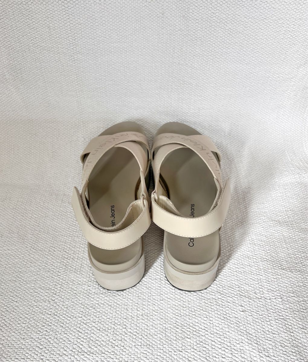Calvin Klein Scarpe da donna: Calvin Klein Jeans flatform sandals  – Usato da St-Aubin FR venduto da claramathi 2