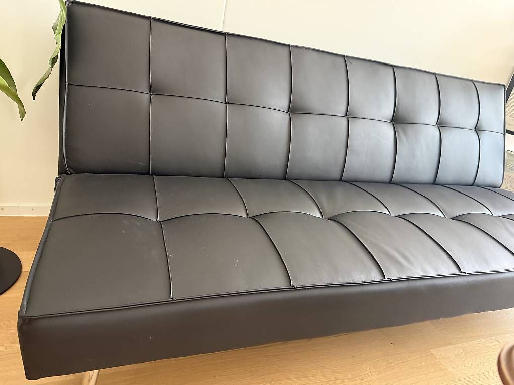 Sofas: Sofa ausklappbar zu Liegefläche. – Gebraucht aus Schaffhausen von Mallaga 1