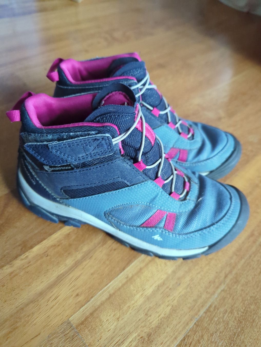 Decathlon Scarpe per ragazzi: Quechua Wanderschuhe Kinder Gr. 32 – Usato da Eglisau venduto da raf_hn2x