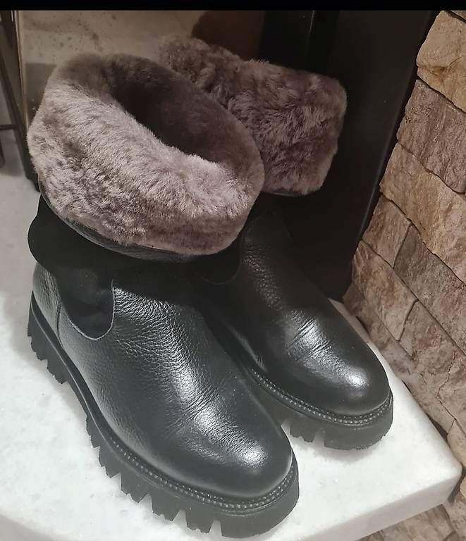 Scarpe da donna: Lammfell Stiefel neuwertig  – Nuovo e nell'imballaggio originale da Boniswil venduto da san_hv7v 3