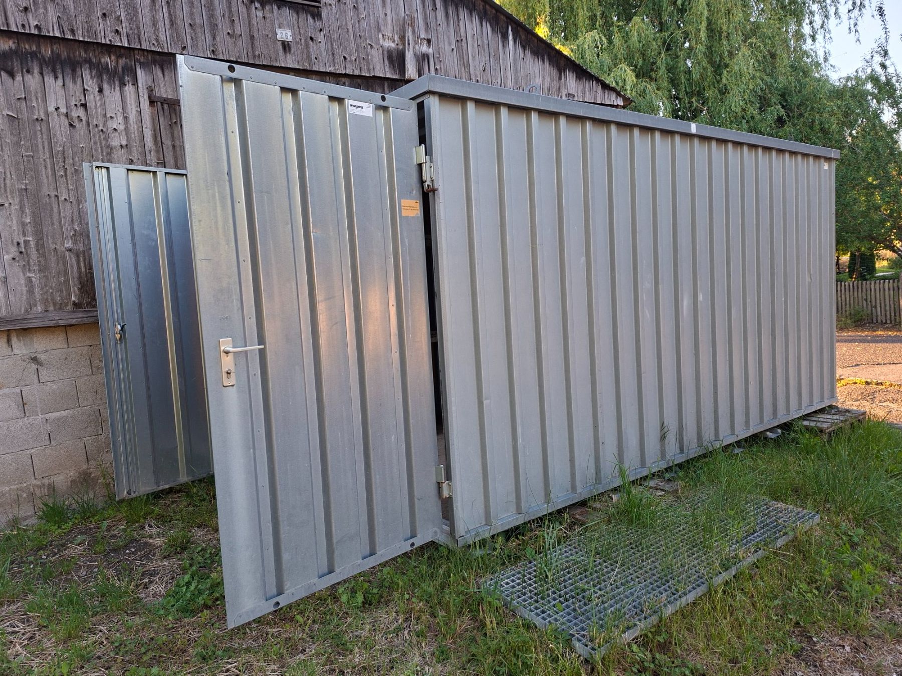 Conteneurs de construction: Lagercontainer Materialcontainer 4 Meter lang 2 Meter breit – D'occasion à Schnottwil par Handwerk64 2