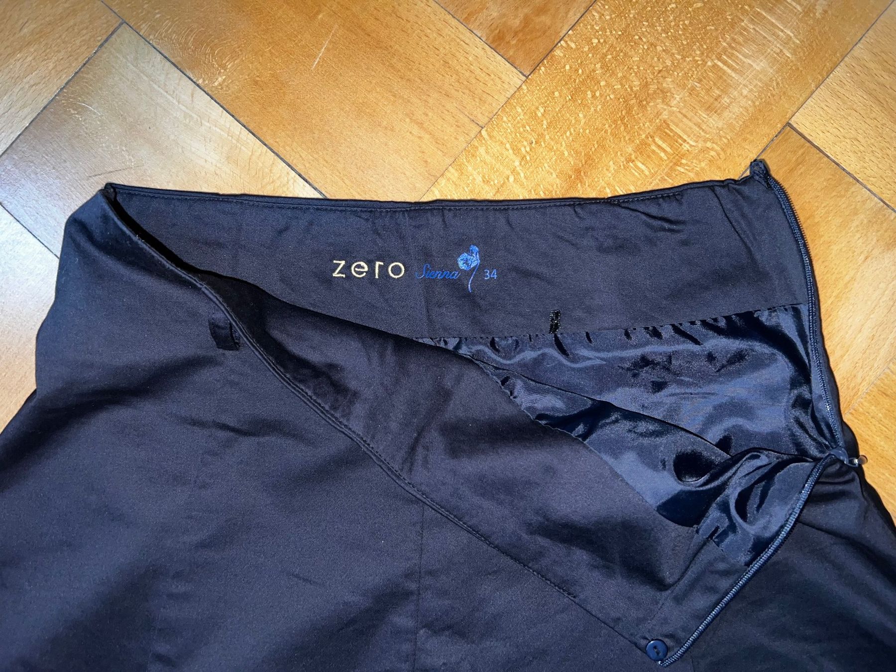 Gonne: A-Linien Rock Gr. 34 mit Innenfutter – Usato da Bern venduto da Malia71 2