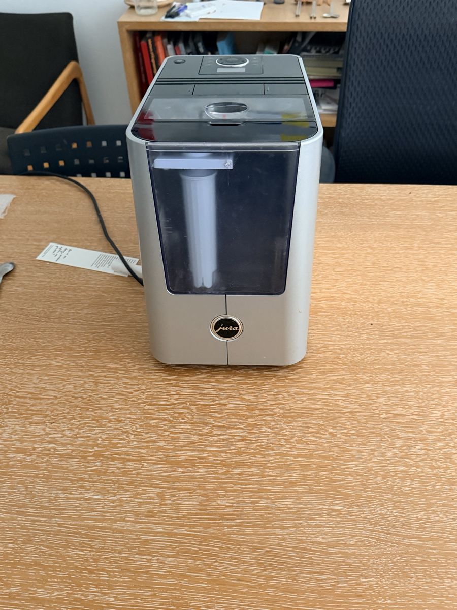 Jura Macchine per caffè & Macchine per espresso: Jura machine need service – Difettoso da Basel venduto da Tomska 3