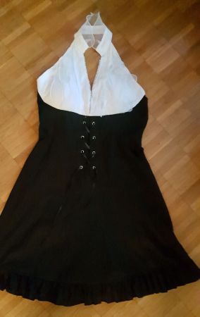Schwarz-weisses Neckholder-Kleid