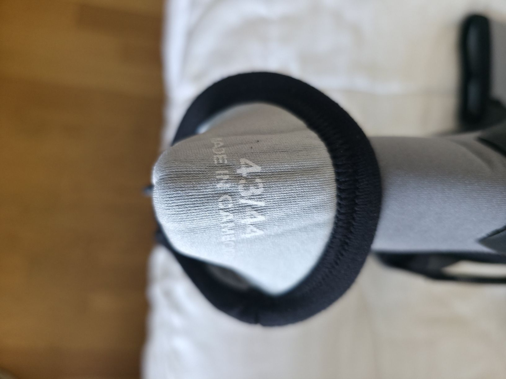 Surfboards & Schwimmbrette: surf schuhe – Neu und originalverpackt aus Diepoldsau von johannanton51 1