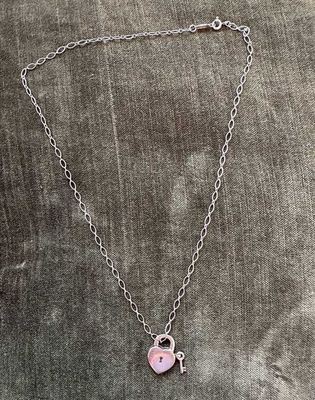 Tiffany & Co. Ketten: Tiffany&Co Silberkette mit Herzanhänger – Gebraucht aus Greifensee von DerGreiseAlphirt