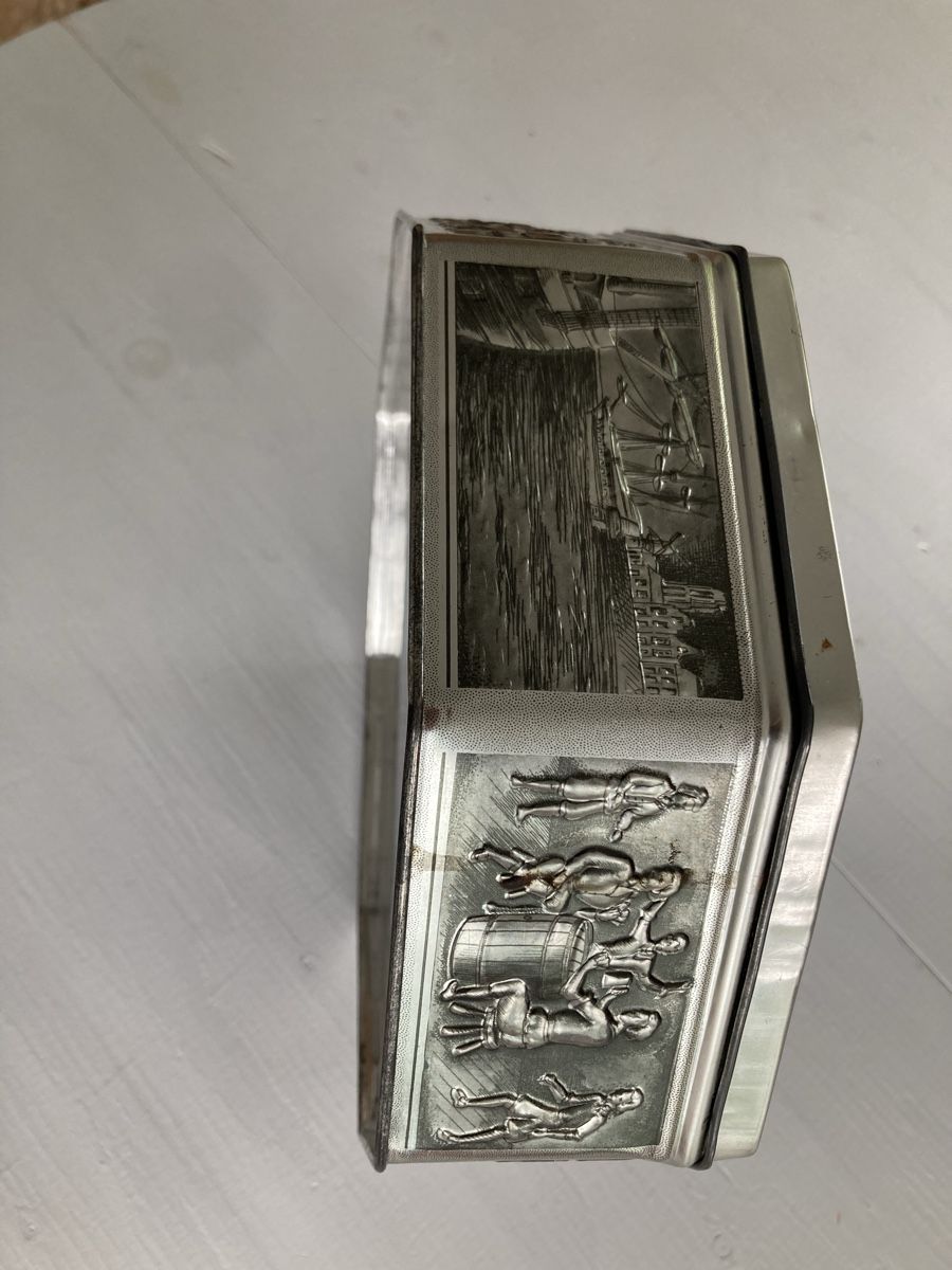Tutte le decorazioni: Blechdose Silber 8eck – Usato da Kesswil venduto da Branca-01 7