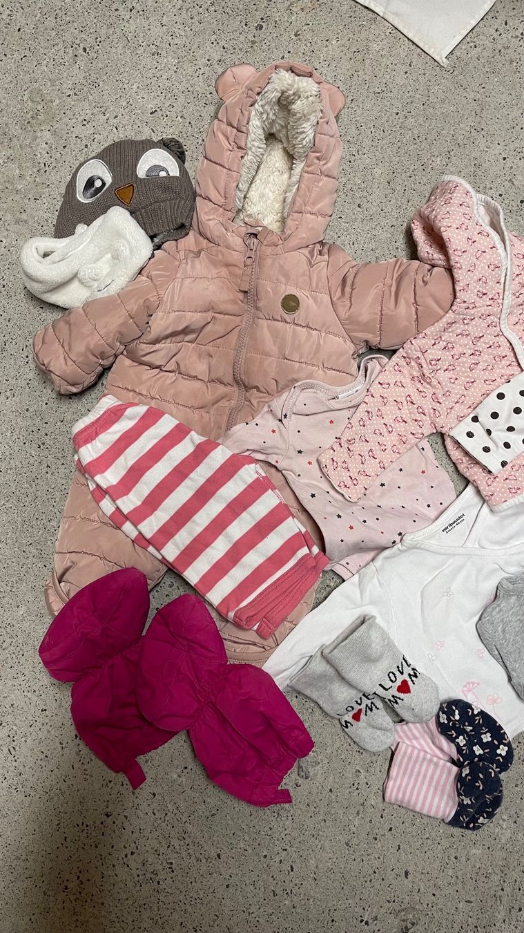Lotti & Set di vestiti: Kleiderpaket Mädchen Grösse 56 – Usato da Schinznach Dorf venduto da anj_8jdn 1