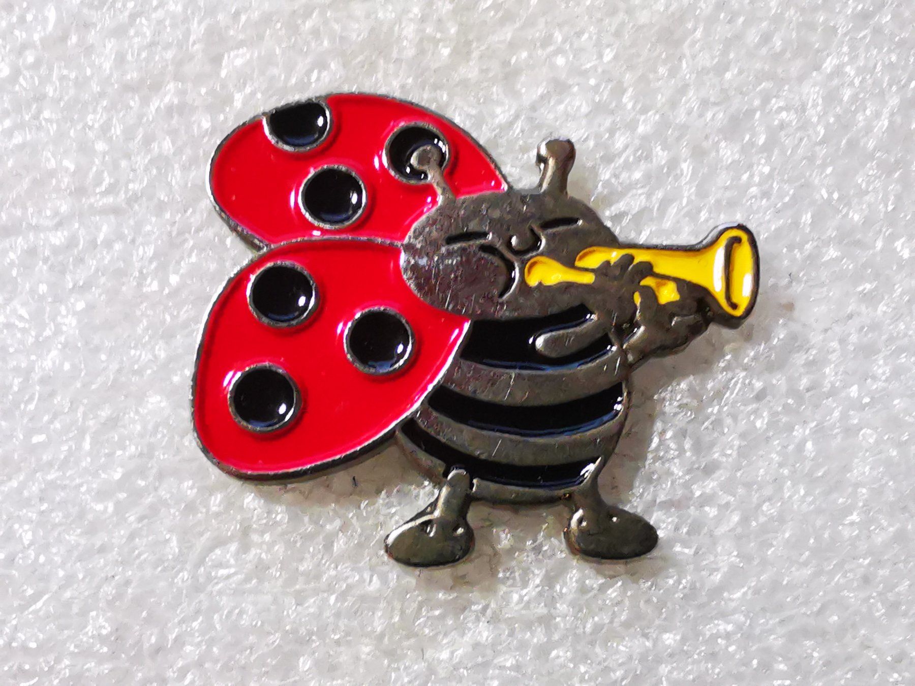 Placchette & Badge: Ansteckpin 54: Sonntagsblick – Usato da Oppligen venduto da Pin-Fall-Shop