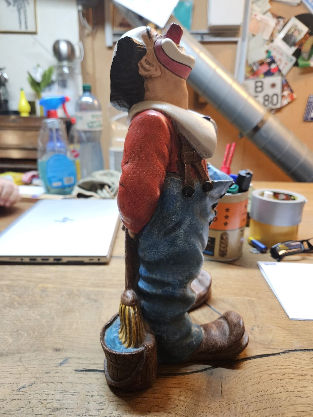 Figuren: Clown Figur mit Besen  (D1) – Gebraucht aus Rorschach von TimelessTrading 1