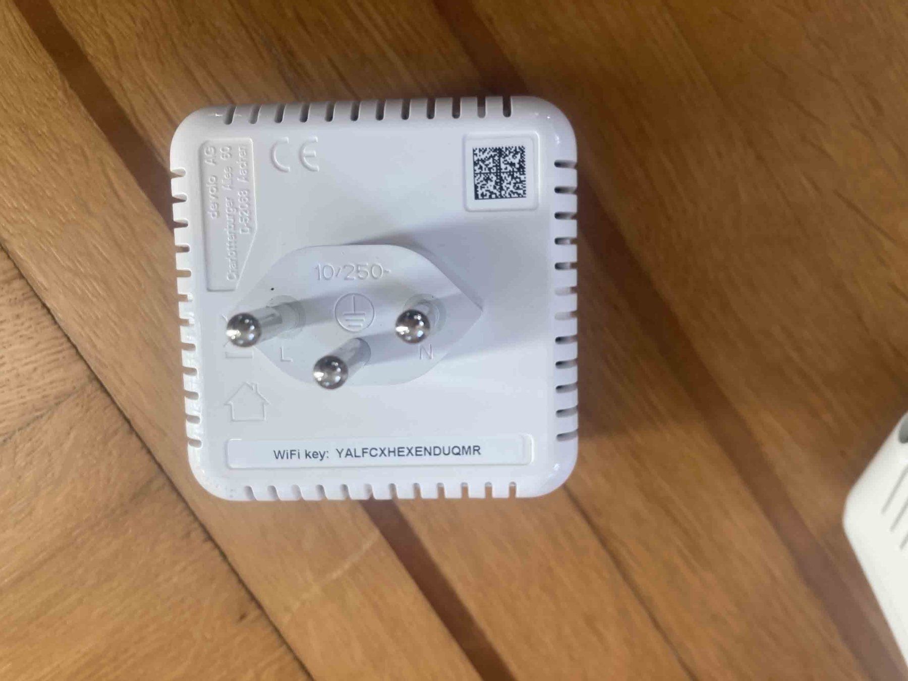 Devolo WiFi: Devolo Repeater 2 Stück – D'occasion à Luzern par Needful_Things 1