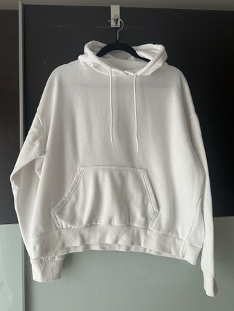 Weisser Hoodie, Grösse M. Kuschelig für den Winter!