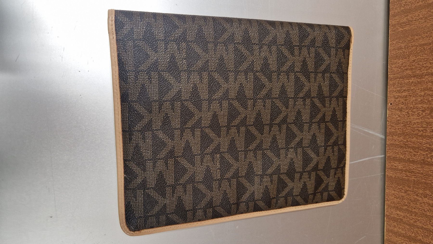 Michael Kors Borse: Michael Kors IPad Sleeve – Usato da Wallisellen venduto da jazie_11 4