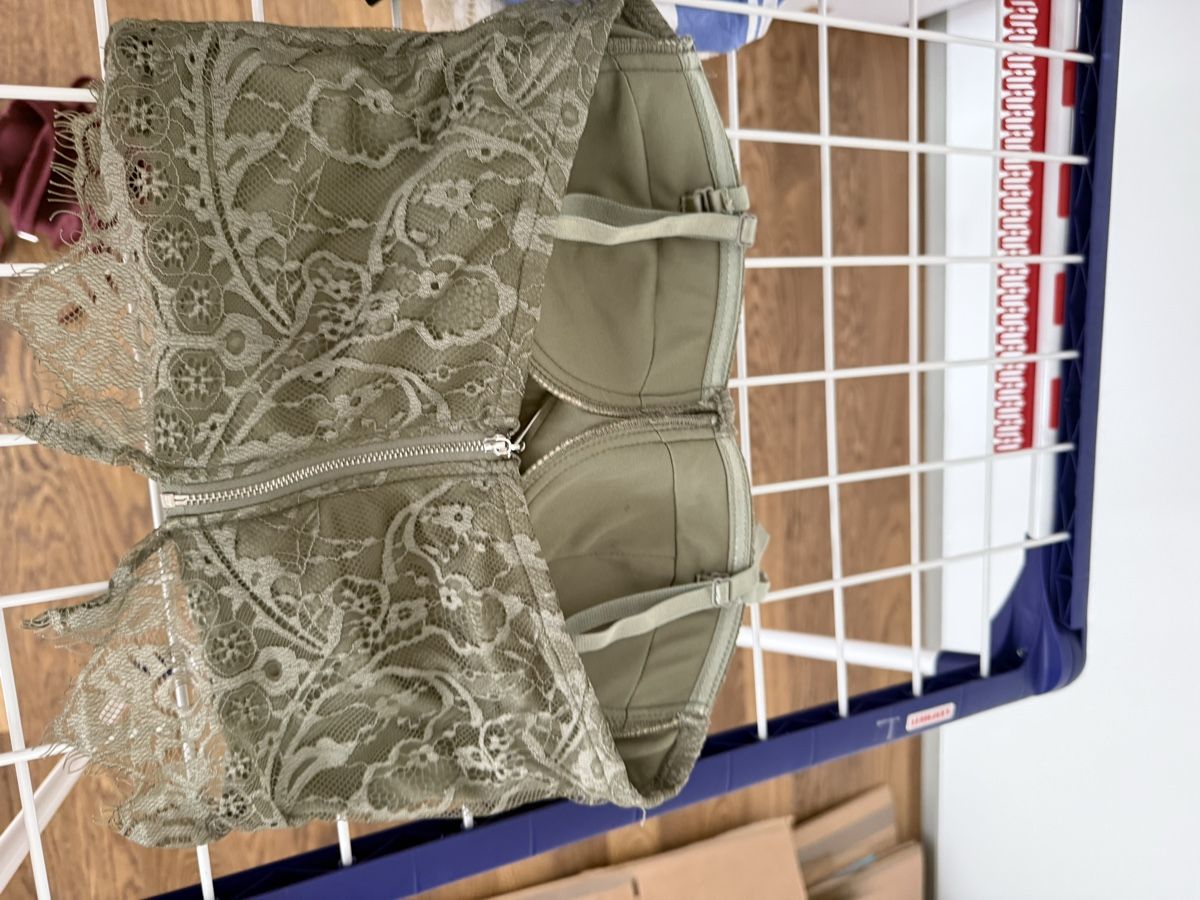 Tally Weijl Tops: Top grün Grösse L – Gebraucht aus Zürich von bia_6kmj 2