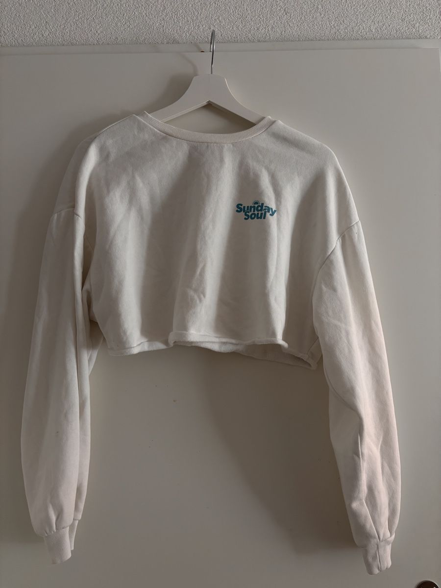 H&M Pullover & Sweatshirts: Cropped Sweater weiss – Gebraucht aus Lausen von Claudj1