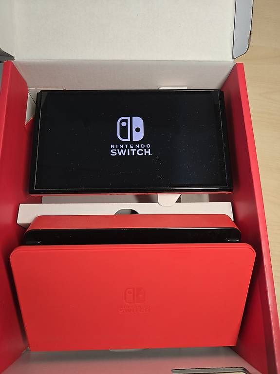 Konsolen: Nintendo Switch (OLED-Modell) Mario Red Edition + Spiel  – Gebraucht aus Goldau von cer_lg56