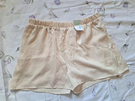 Shorts Hose Grösse S/M NEU MIT ORIGINALETIKETTE