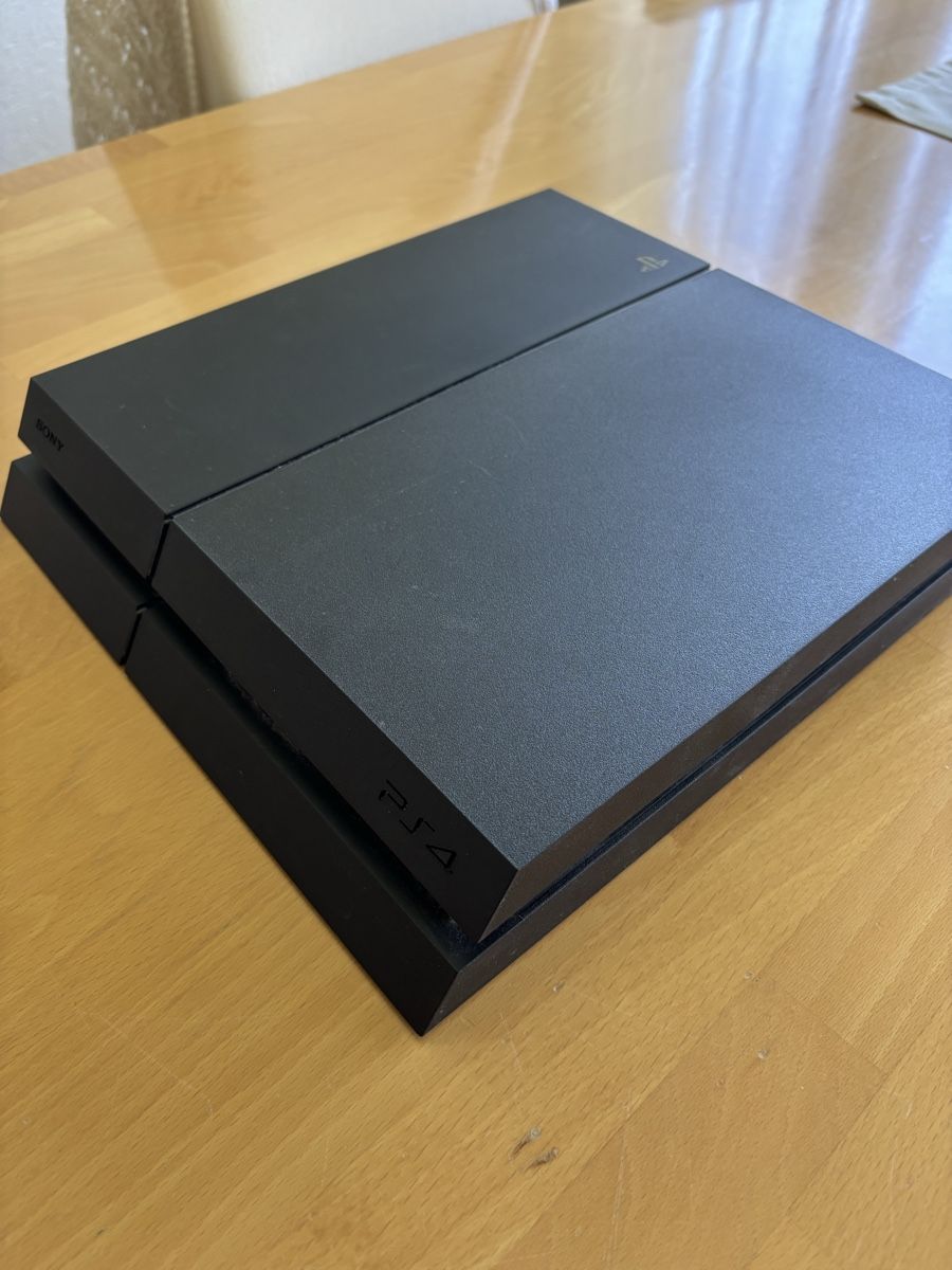 Sony Console: PS4 inkl Controller in Top Zustand – Usato da St. Gallen venduto da kugler.nicola 1