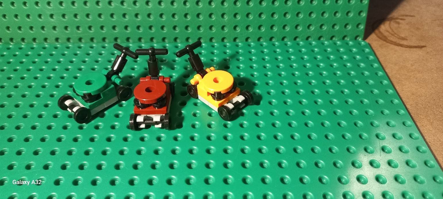 Lego Giocattoli: Lot de 3 tondeuses à gazon Lego – Usato da La tour de treme venduto da Legocreation82 3