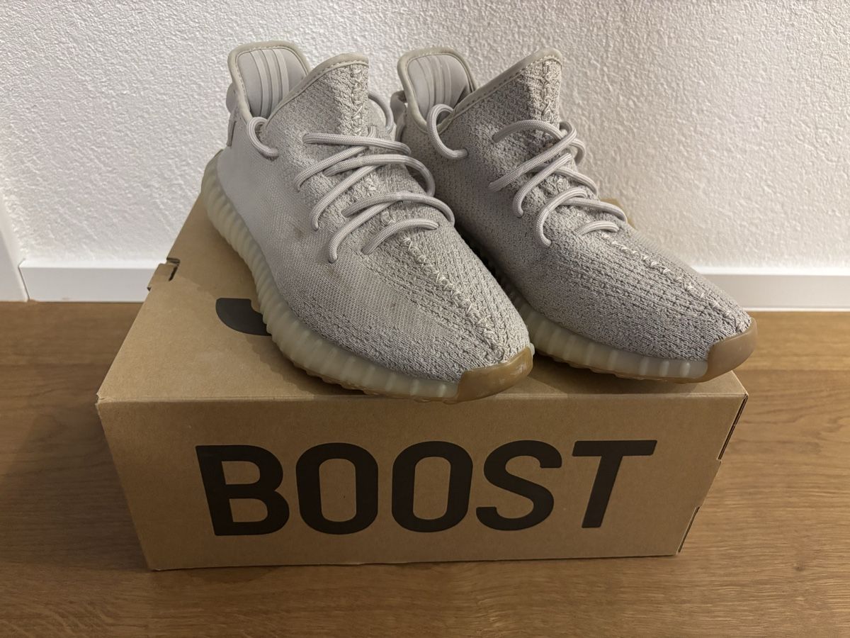 Scarpe da uomo: Yeezy Boost 350 V2 – Usato da Eiken venduto da Nadine1997