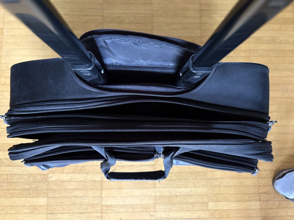 Taschen: Dicota Laptop Tasche  – Gebraucht aus Eschenbach LU von omi_8bhh 3