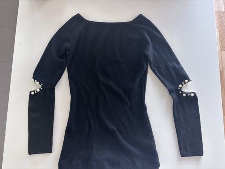 Black Vinceotto Sweater Size S/M Cut-out Pearl Detail