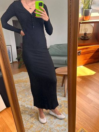 Calvin Klein. Strickkleid. Langarm. Schwarz. Grösse S.