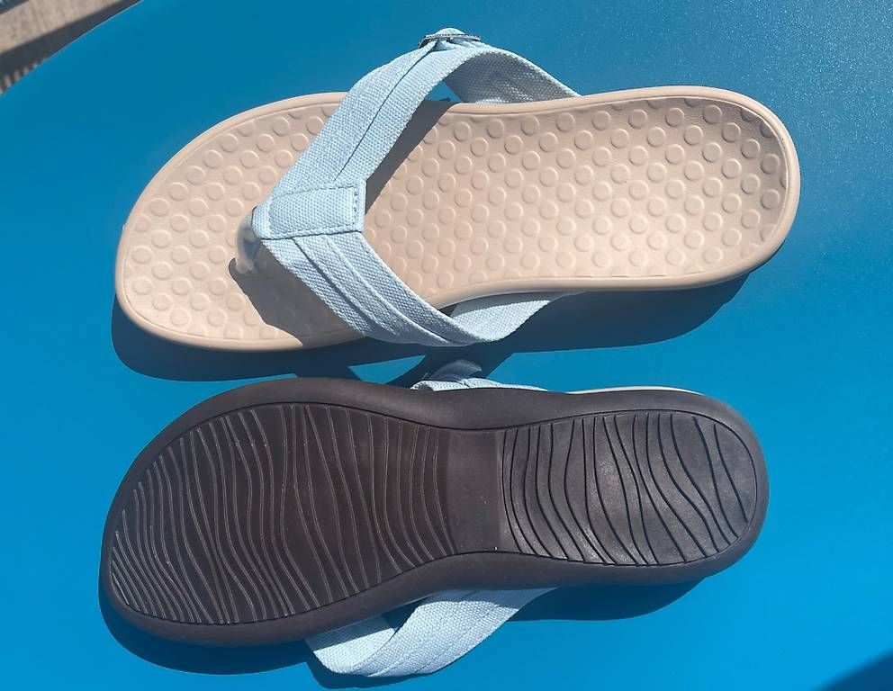 Scarpe da donna: Neue Sommersandalen, Gr 35 – Usato da Steffisburg venduto da thomnes