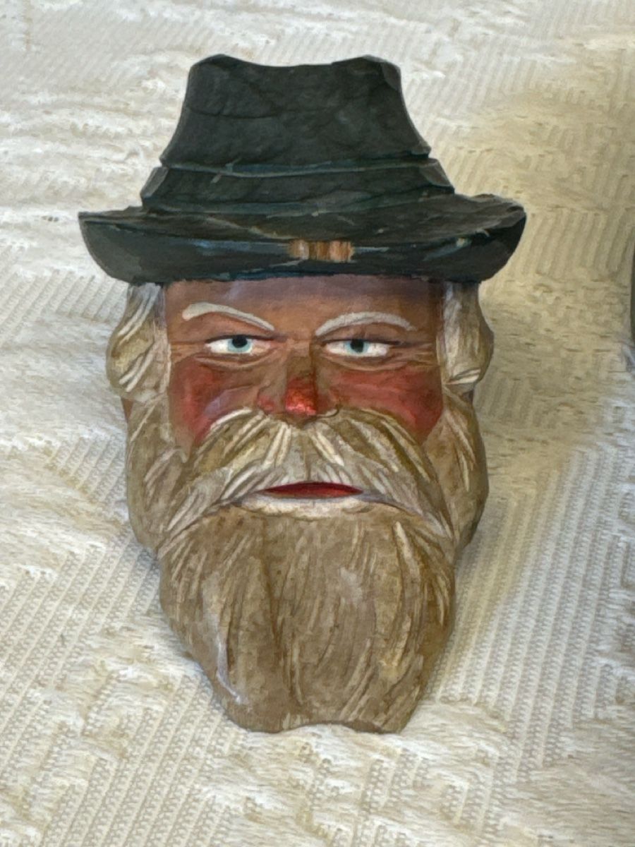 Sculture & Statue: Geschnitzter Jäger, Holzfigur, mit versteckter Flasche innen – Usato da Gams venduto da ver_n7n9 6