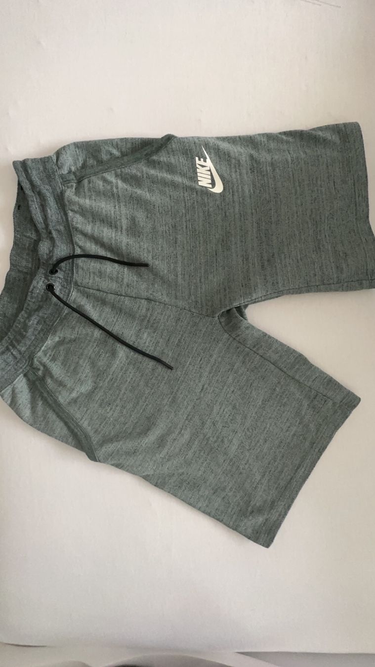 Hosen: Nike Hose – Gebraucht aus Basel von ari_qn6c 1