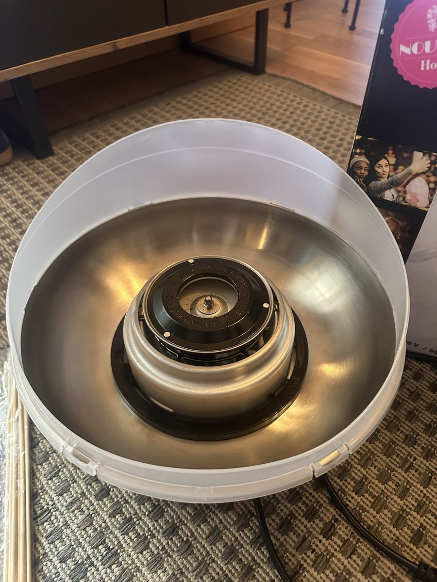Küchengeräte: Electric Candyfloss Machine - Süss Theme - Like New! – Gebraucht aus Oberglatt ZH von benedita871682 1